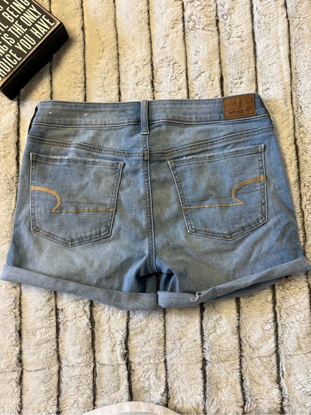 American Eagle Outfitters Light Blue Rolled Cuff Denim Shorts - Picture 3 of 5